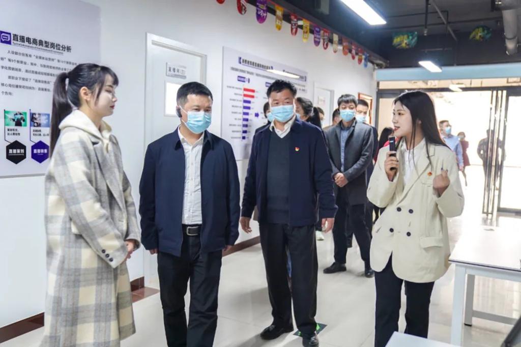 共青团中央评估调研组莅临洛阳科技职业学院考察调研 共青团中央评估调研组莅临洛阳科技职业学院考察调研