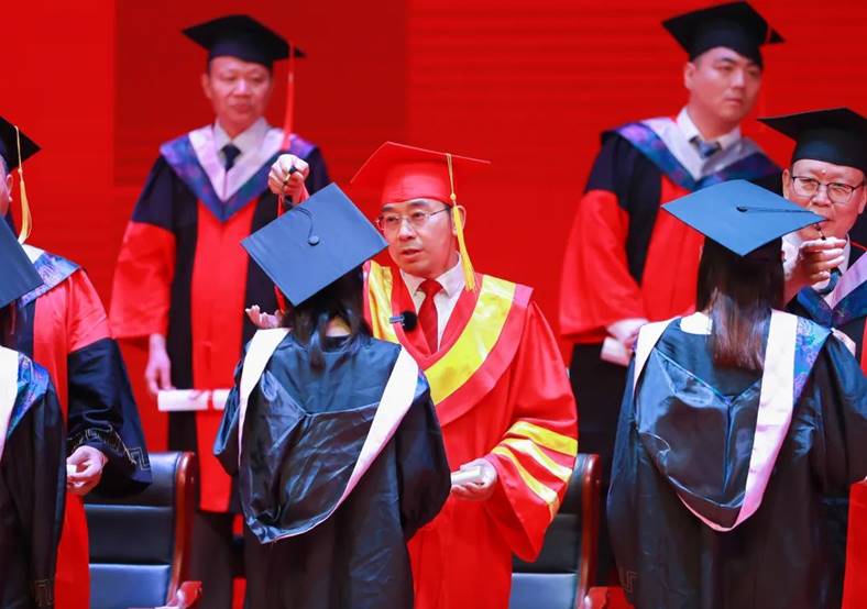 洛阳科技职业学院2022届毕业典礼